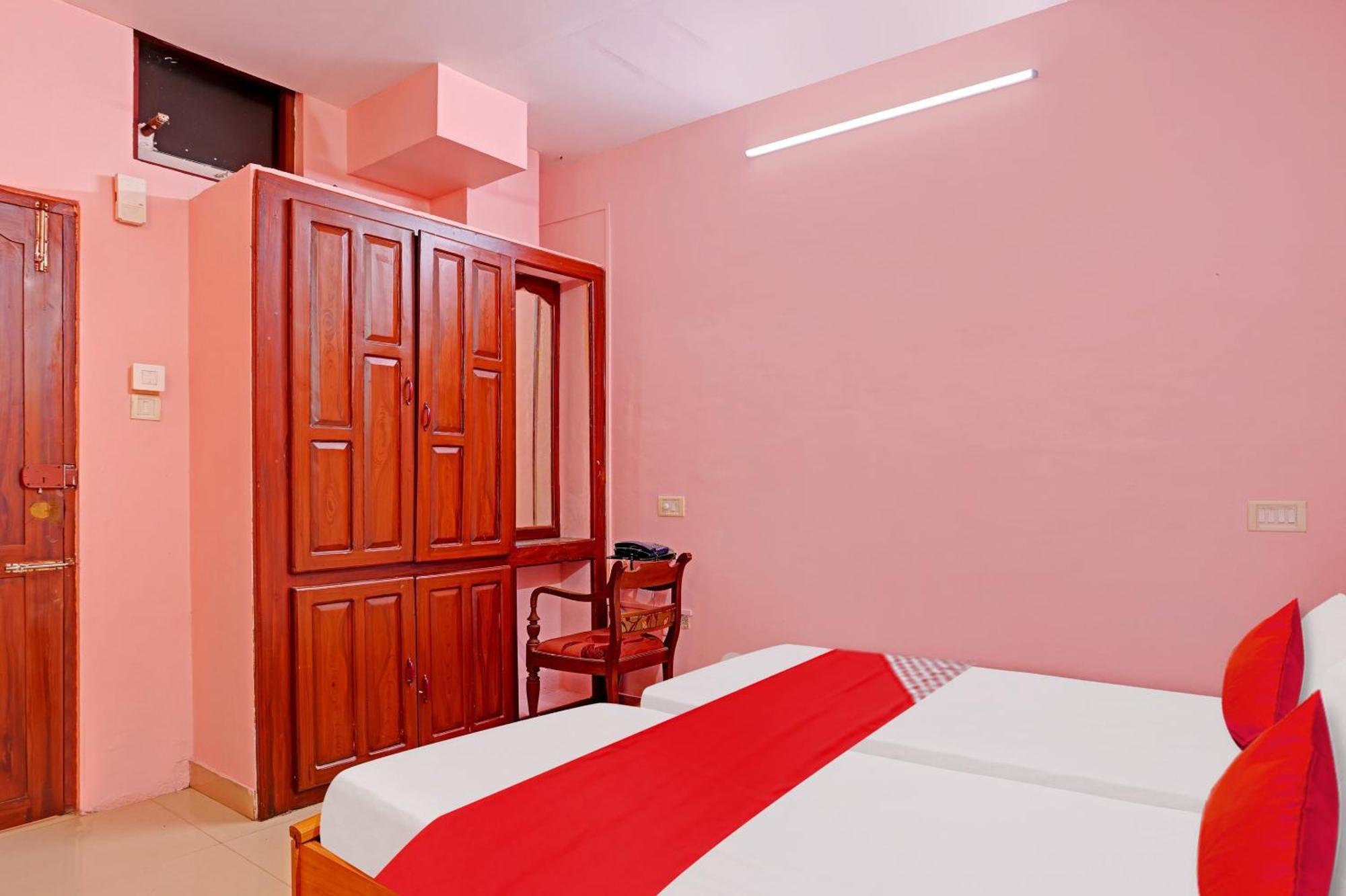 Hotel O Safa Inn Trippapur Экстерьер фото